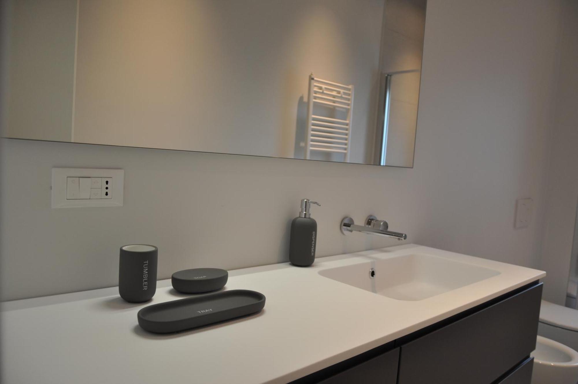 Elegante Appartamento Milano Luaran gambar