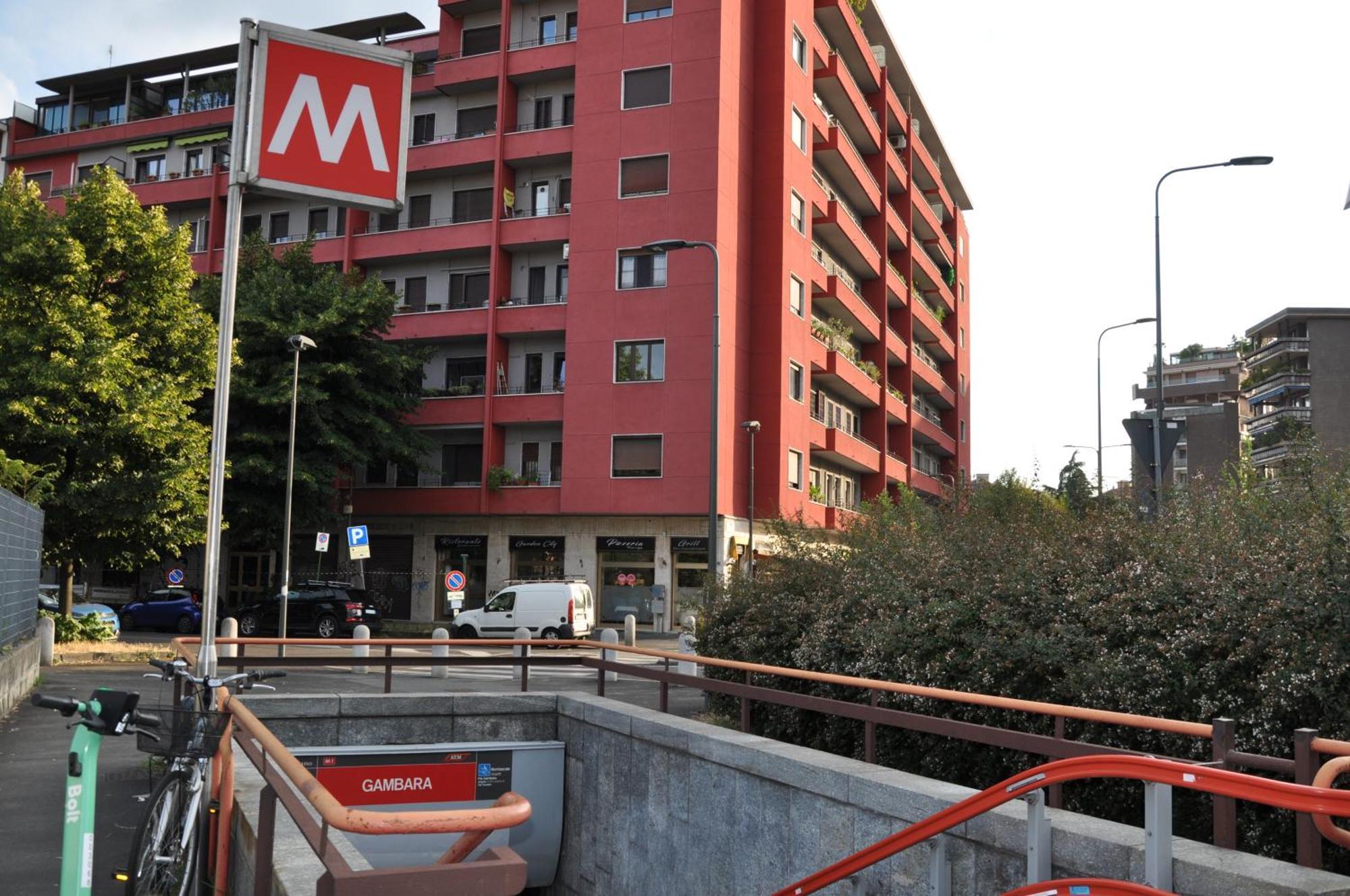Elegante Appartamento Milano Luaran gambar